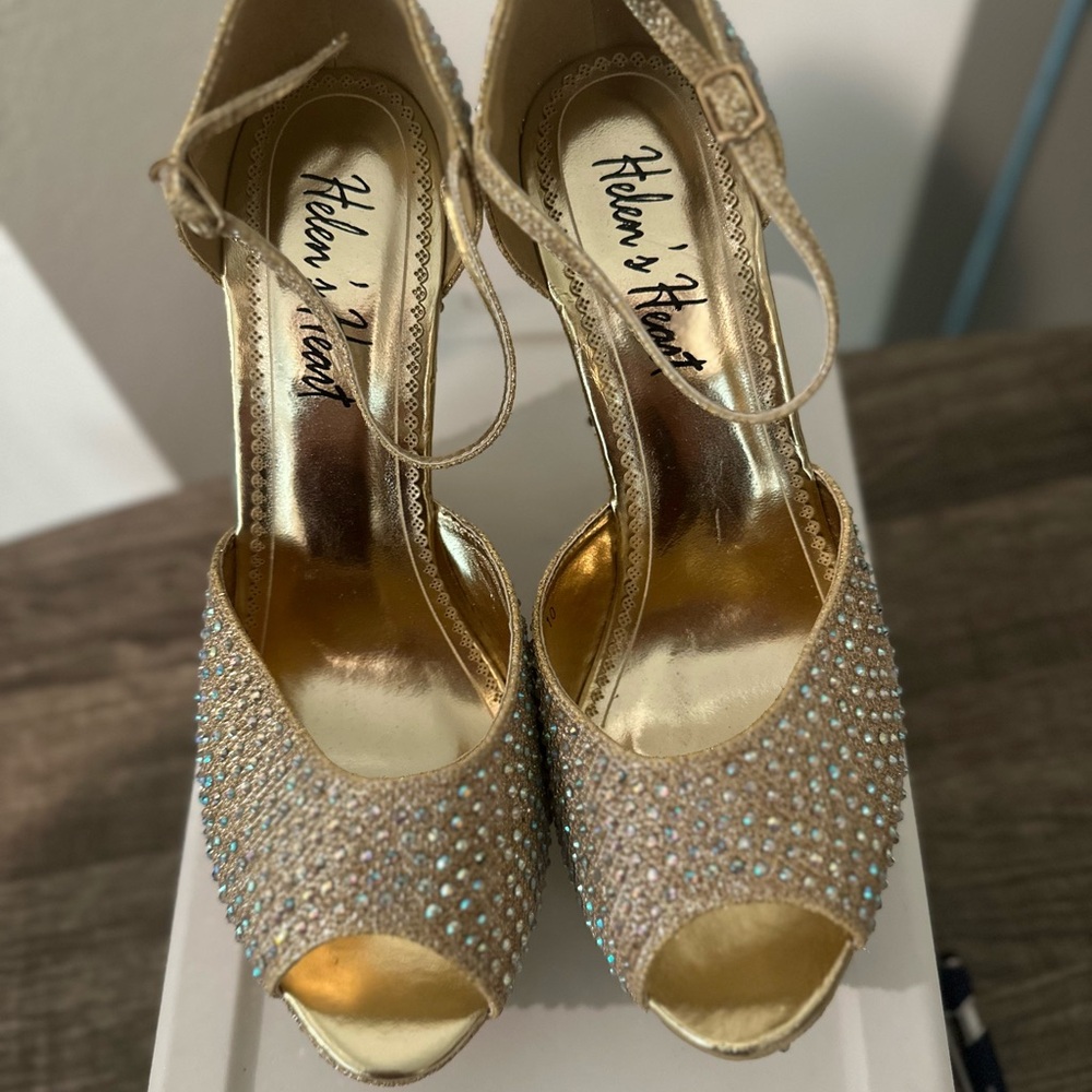 Kleon Heart Gold Peep-Toe Wedges